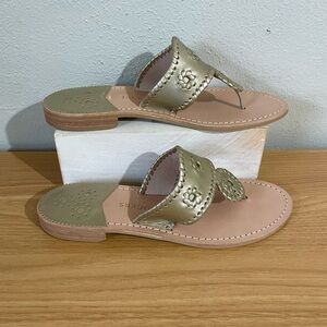 Jack Rogers Metallic Gold Leather Thong Sandals Medallion Logo Womens 10 Flat
